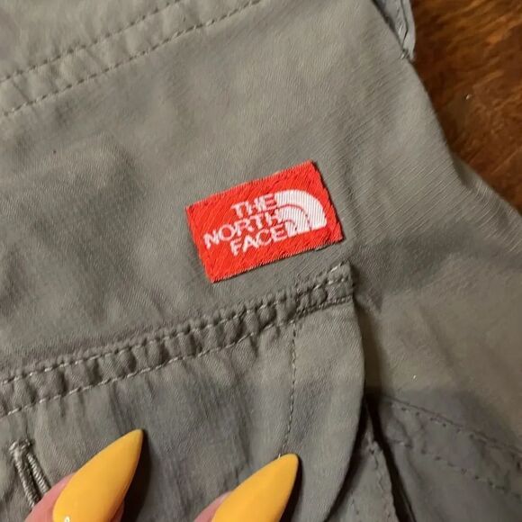 The North Face Olive Bermuda Shorts, 8 Long! - Picture 7 of 10